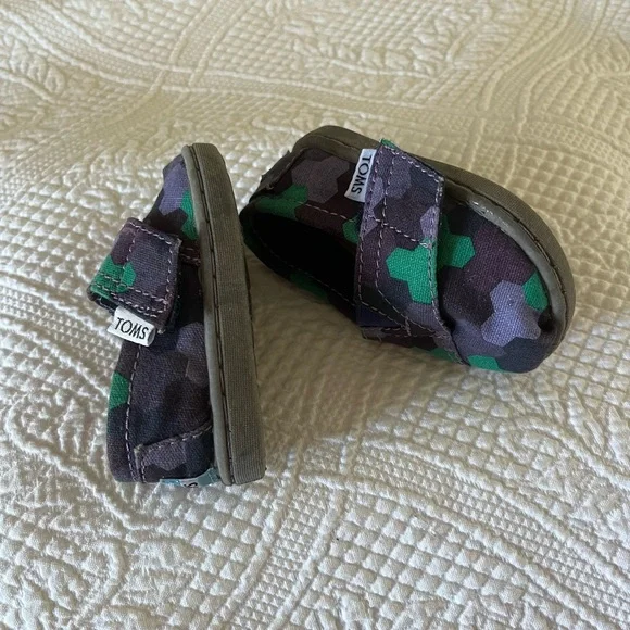 ๐๐TOMโS Unisex Infant Shoes. Canvas Upper. Velcro Closure. Size 3. Super Cute. - Picture 5 of 11